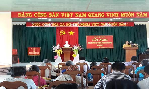 Description: D:\van ban huong\Hinh anh\2019\HN bieu duong nguoi ngheo Ngoc Hoi 14.jpg